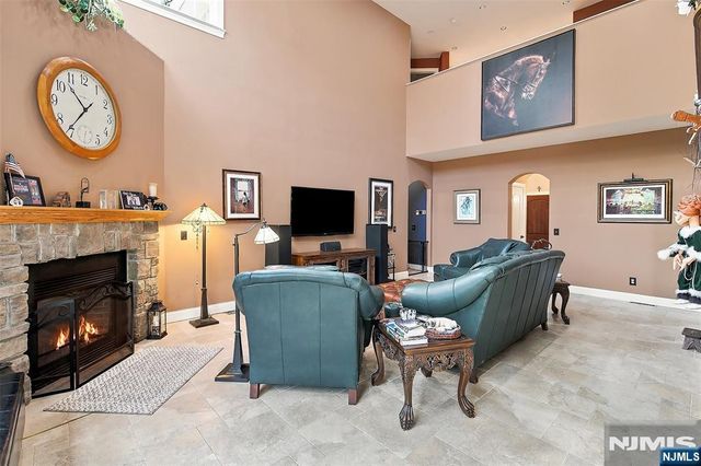 21 Pine Hill Road, Mahwah, NJ 07430