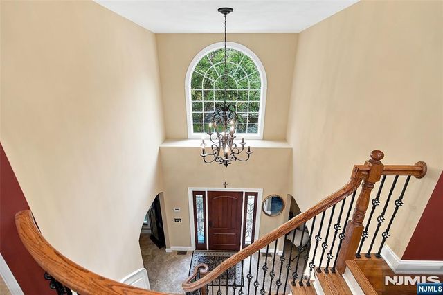 21 Pine Hill Road, Mahwah, NJ 07430