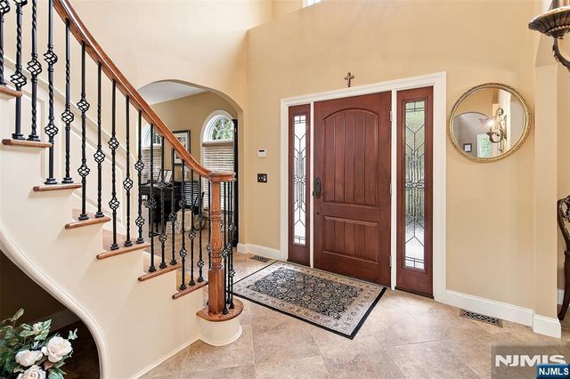 21 Pine Hill Road, Mahwah, NJ 07430