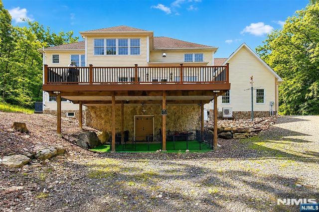 21 Pine Hill Road, Mahwah, NJ 07430