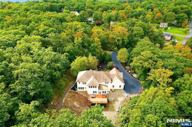 21 Pine Hill Road, Mahwah, NJ 07430