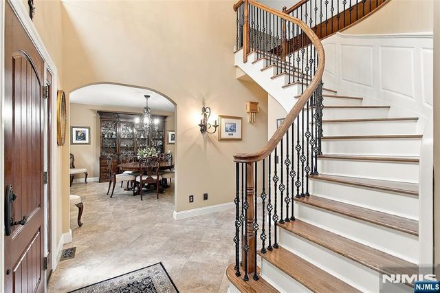 21 Pine Hill Road, Mahwah, NJ 07430