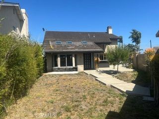 75 Adams Avenue, Huntington Beach, CA 92648
