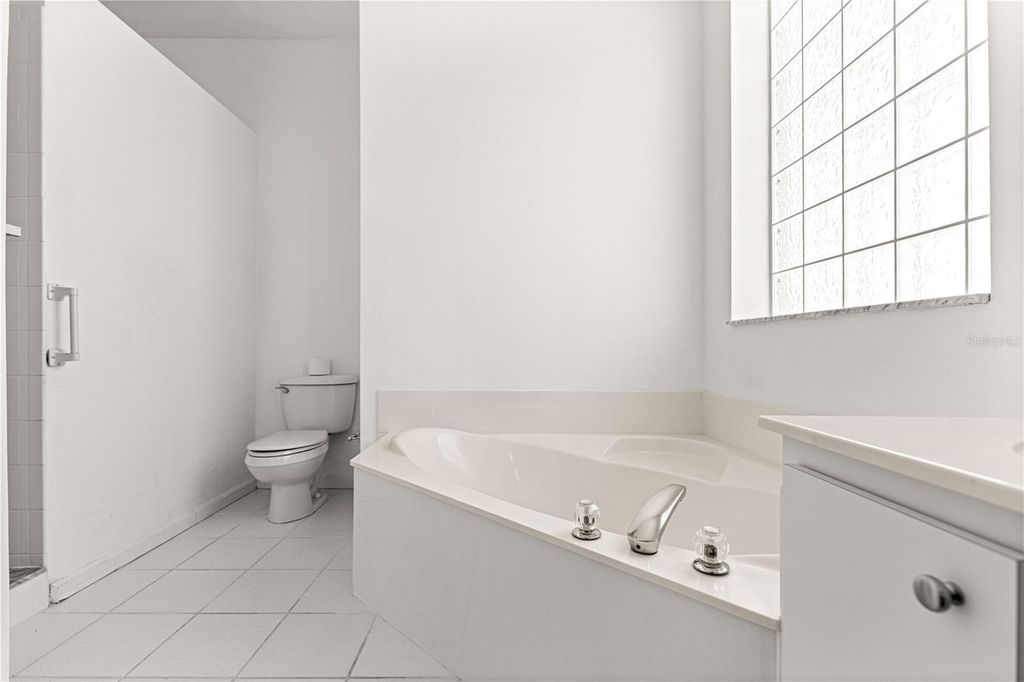 Image 5 of property listing at 2380 NW 53RD AVENUE ROAD, Ocala, FL 34482