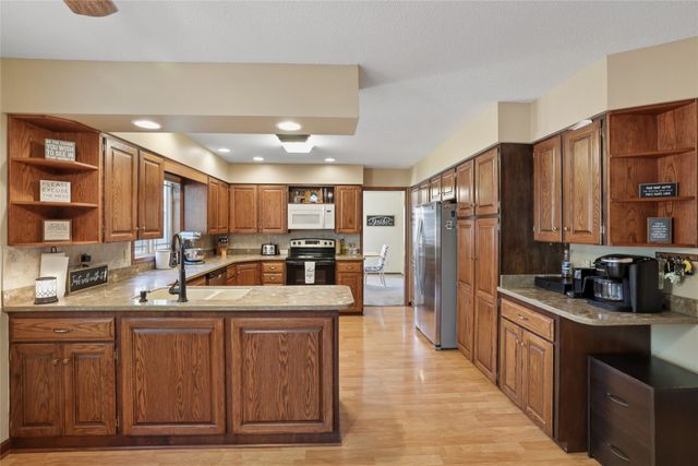 1810 Sunset Street, Grinnell, IA 50112