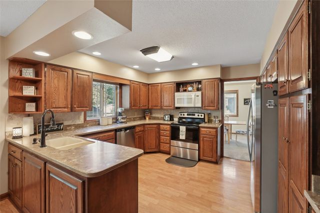 1810 Sunset Street, Grinnell, IA 50112