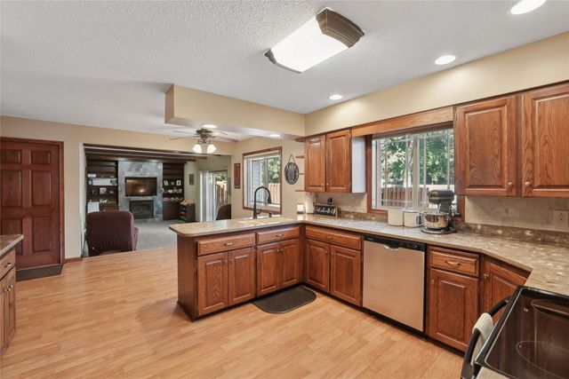 1810 Sunset Street, Grinnell, IA 50112