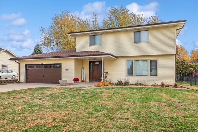 1810 Sunset Street, Grinnell, IA 50112