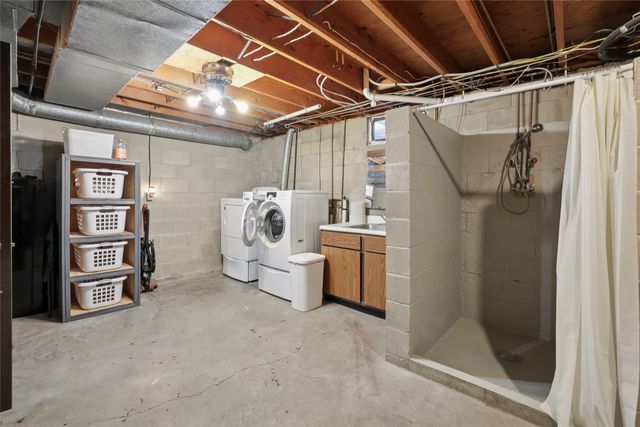 1810 Sunset Street, Grinnell, IA 50112