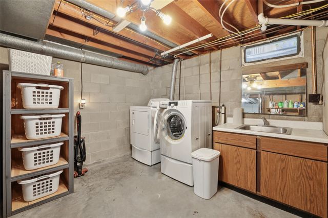 1810 Sunset Street, Grinnell, IA 50112