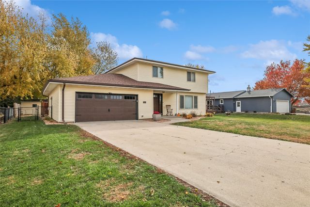1810 Sunset Street, Grinnell, IA 50112