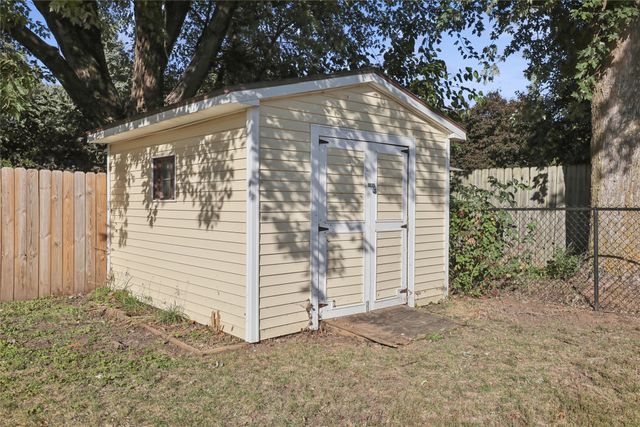 1810 Sunset Street, Grinnell, IA 50112