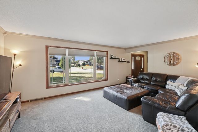 1810 Sunset Street, Grinnell, IA 50112