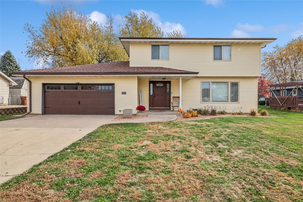 1810 Sunset Street, Grinnell, IA 50112