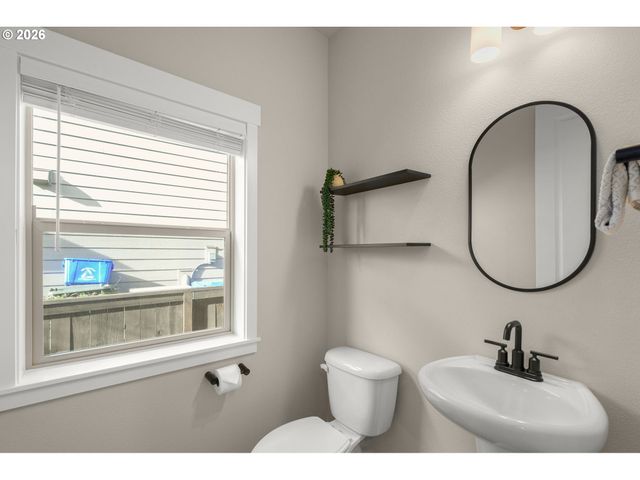 16545 Se SUNSHOWER Pl, Happy Valley, OR 97086