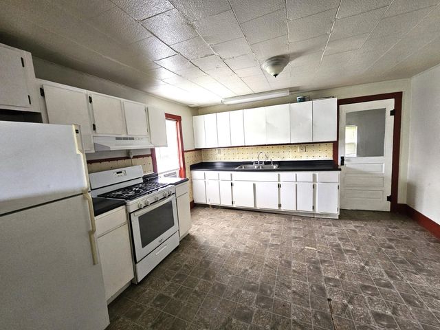 1215 Jefferson Avenue, West Plains, MO 65775