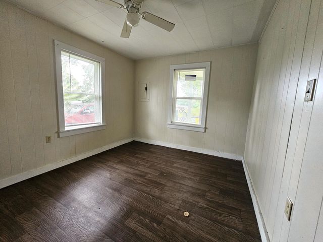 1215 Jefferson Avenue, West Plains, MO 65775