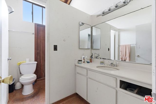 12438 Short Avenue 4, Los Angeles, CA 90066