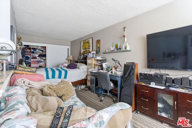 12438 Short Avenue 4, Los Angeles, CA 90066