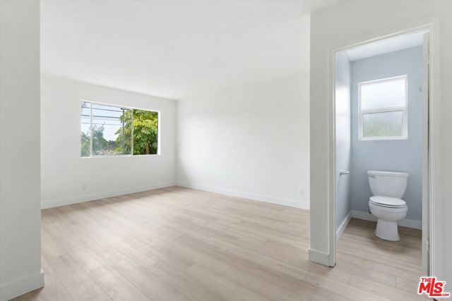 12438 Short Avenue 4, Los Angeles, CA 90066