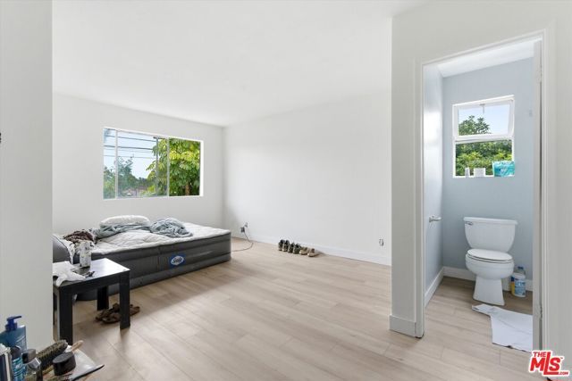 12438 Short Avenue 4, Los Angeles, CA 90066