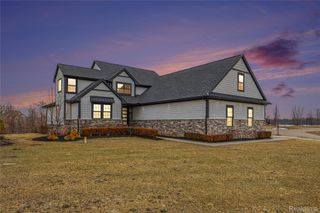 14270 Wright Drive, Fenton Charter Township, MI 48451
