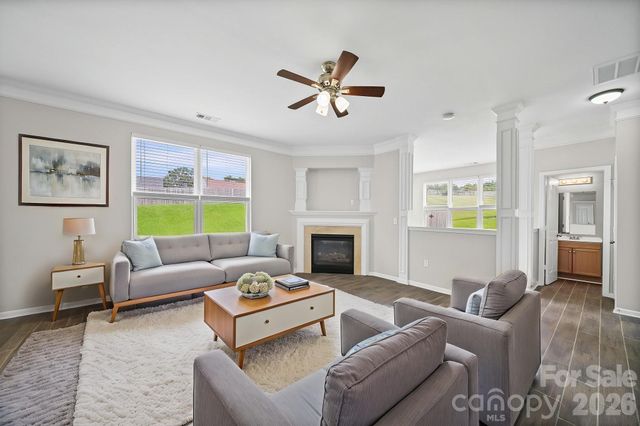 8246 Weeping Fig Lane, Charlotte, NC 28215