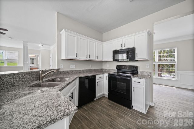8246 Weeping Fig Lane, Charlotte, NC 28215