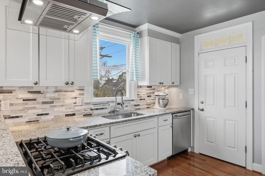 Image 29 of property listing at 3401 COPLEY RD, Baltimore, MD 21215