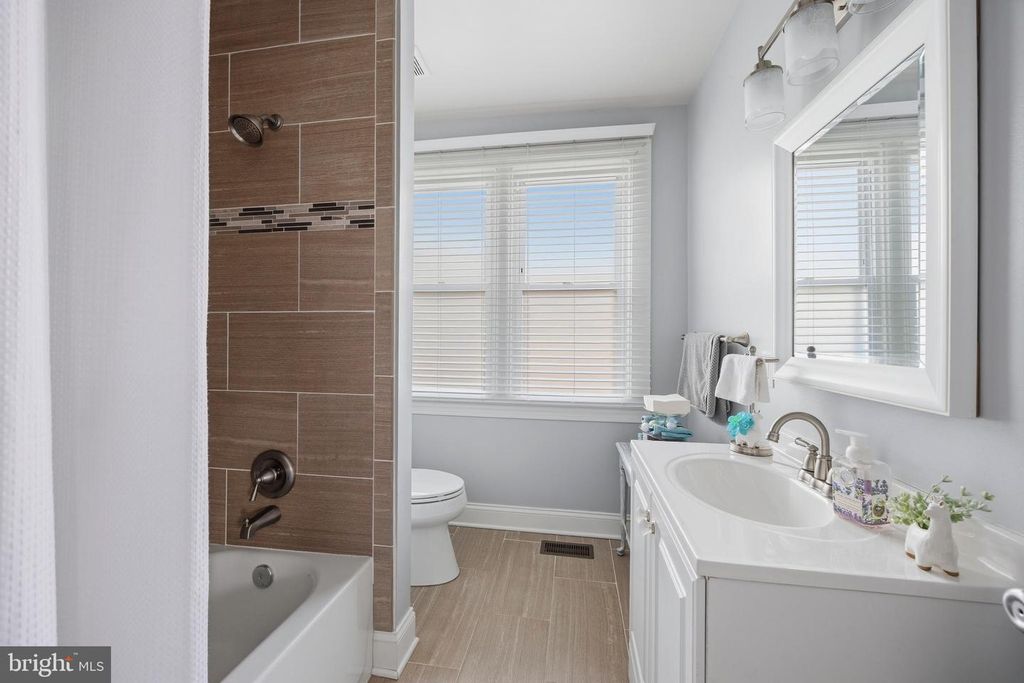 Image 36 of property listing at 3401 COPLEY RD, Baltimore, MD 21215