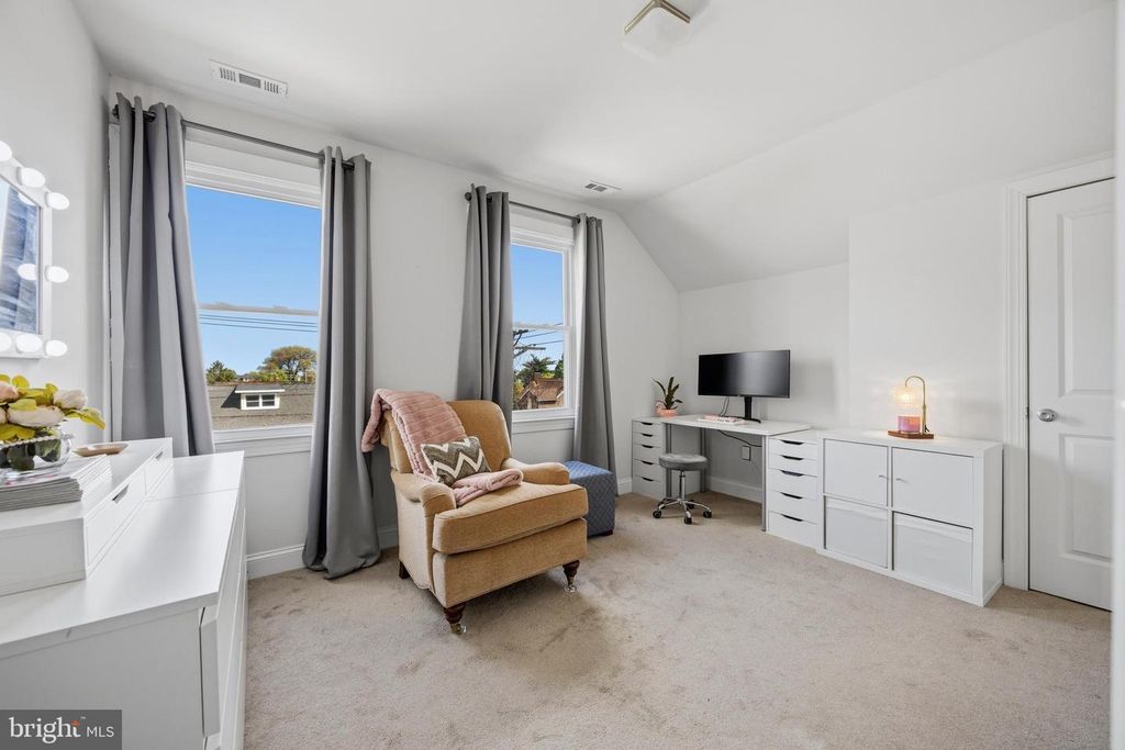 Image 39 of property listing at 3401 COPLEY RD, Baltimore, MD 21215