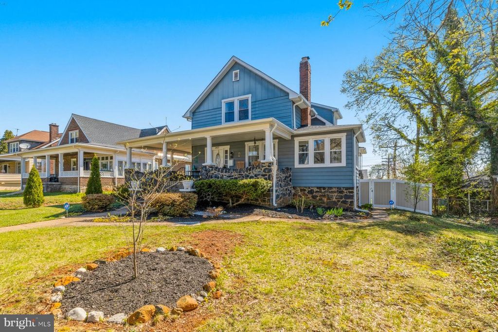 Image 4 of property listing at 3401 COPLEY RD, Baltimore, MD 21215