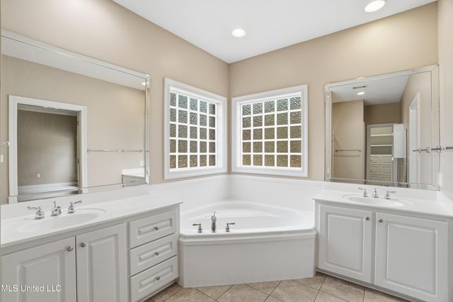 212 Whistlers Way, Hattiesburg, MS 39402