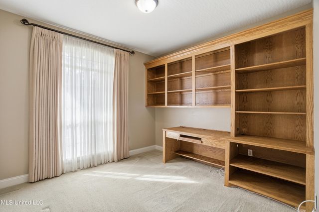 212 Whistlers Way, Hattiesburg, MS 39402