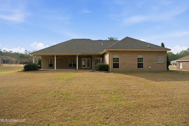 212 Whistlers Way, Hattiesburg, MS 39402