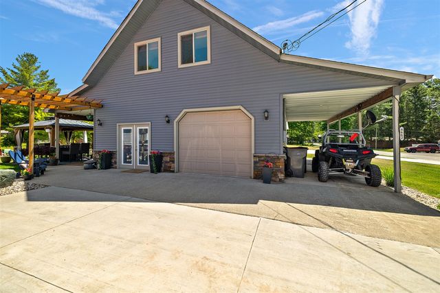 8662 W Edgewood Road, Mears, MI 49436
