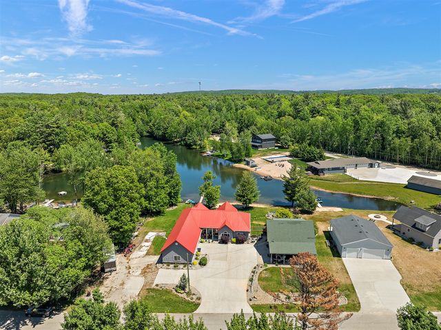 8662 W Edgewood Road, Mears, MI 49436