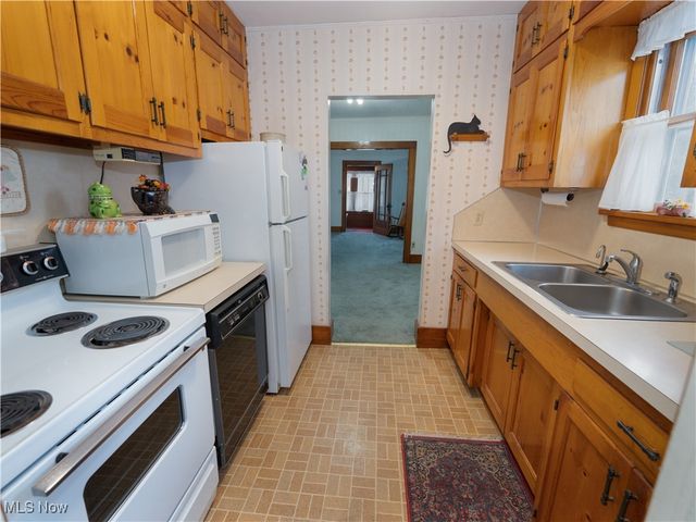 219 W Central Avenue, Ravenna, OH 44266