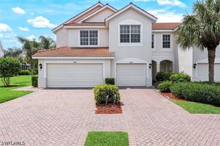 1088 Oxford LN 48, Naples, FL 34105