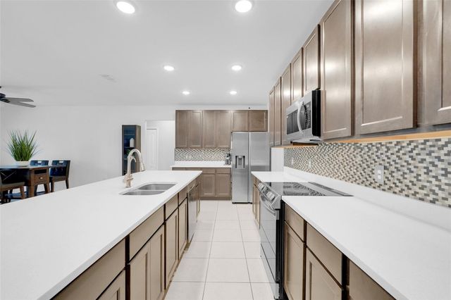 15211 SILVER EAGLE ROAD, Groveland, FL 34736