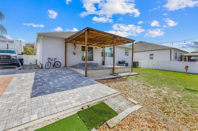 15211 SILVER EAGLE ROAD, Groveland, FL 34736