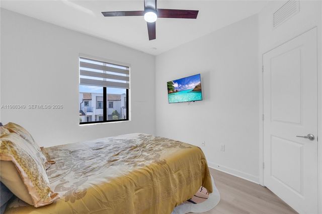 21068 NE 8th Ave, Miami, FL 33179