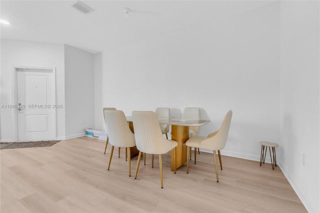 21068 NE 8th Ave, Miami, FL 33179