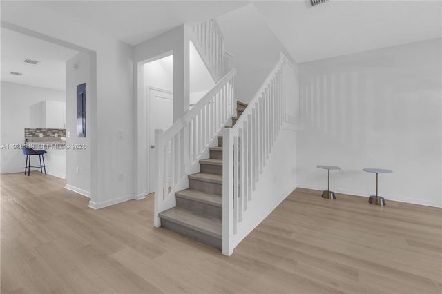 21068 NE 8th Ave, Miami, FL 33179