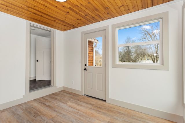 155 NW 2nd Street, Earlham, IA 50072