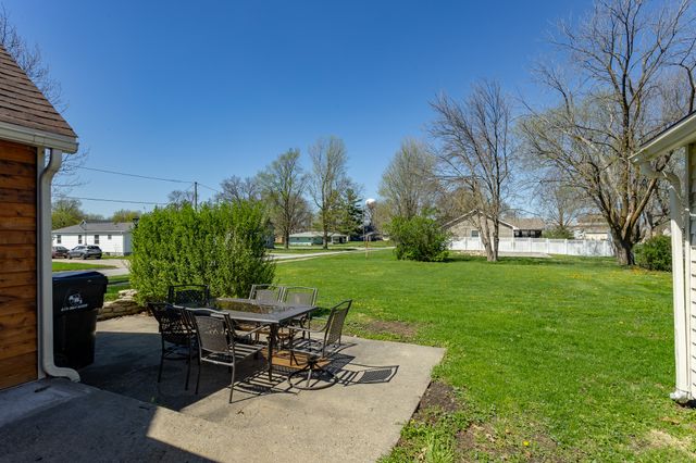 155 NW 2nd Street, Earlham, IA 50072