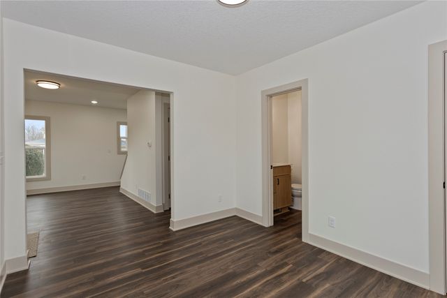 155 NW 2nd Street, Earlham, IA 50072