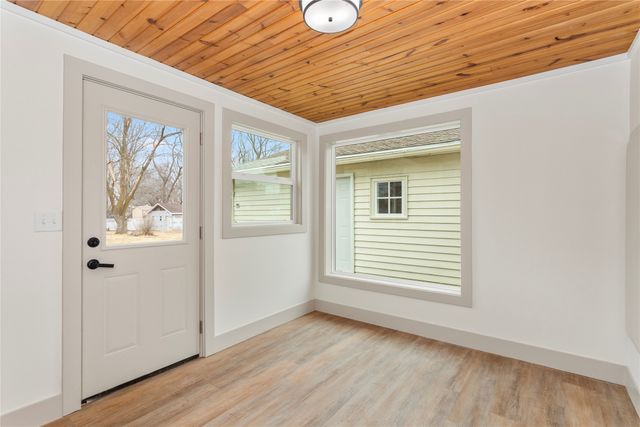 155 NW 2nd Street, Earlham, IA 50072
