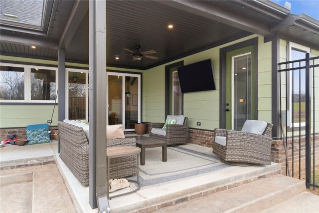 858 Gibson Hill Road, Farmington, AR 72730