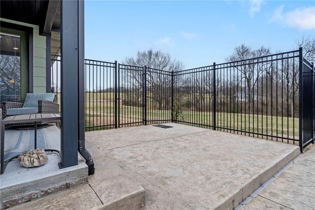 858 Gibson Hill Road, Farmington, AR 72730